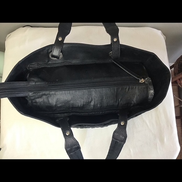 🛍✅💯Authentic CHANEL Large Paris Biarritz Tote - Picture 6 of 9